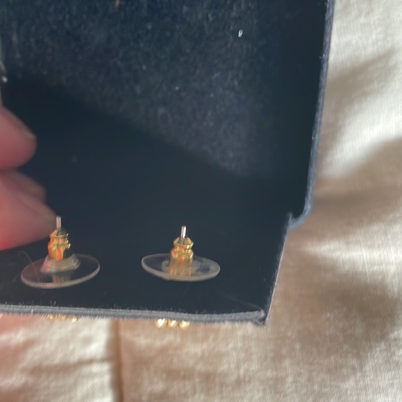 Gold earrings - Picture 2 of 4